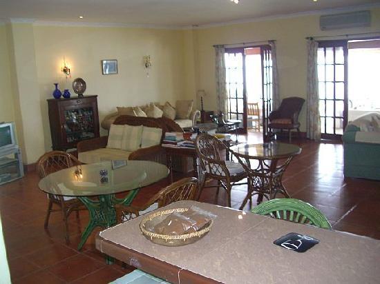 Catmon Las Flores Beachside Hotel מראה חיצוני תמונה